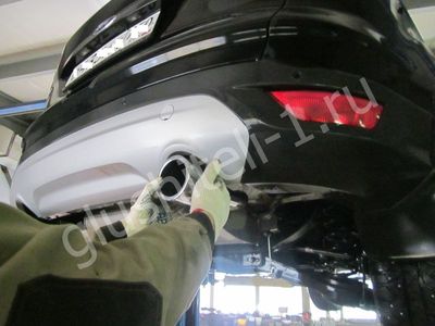 Установка насадки на глушитель  Ford Kuga I